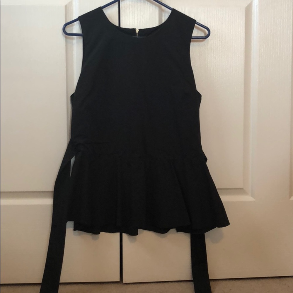 Black conch waist top